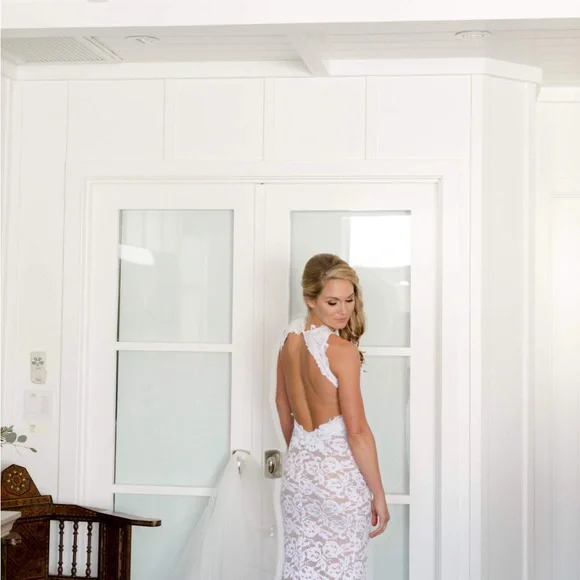 Grace Loves Lace Alexandra Ivory Backless Wedding Dress - Veil Included! - www.disolcolor.com Grace Loves Lace Alexandra Ivory Backless Wedding Dress - Veil Included! - www.disolcolor.com